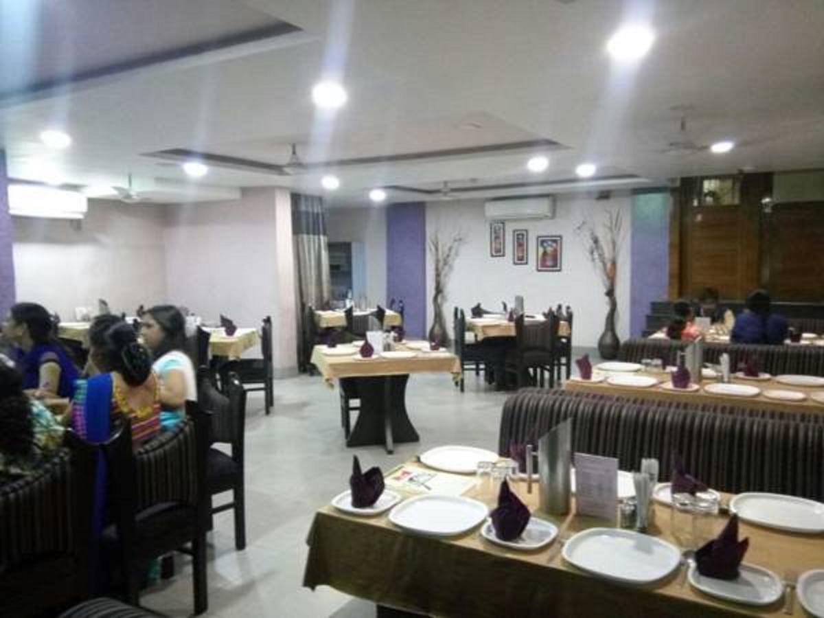 Hotel Shree Pushpak Raigarh Екстер'єр фото